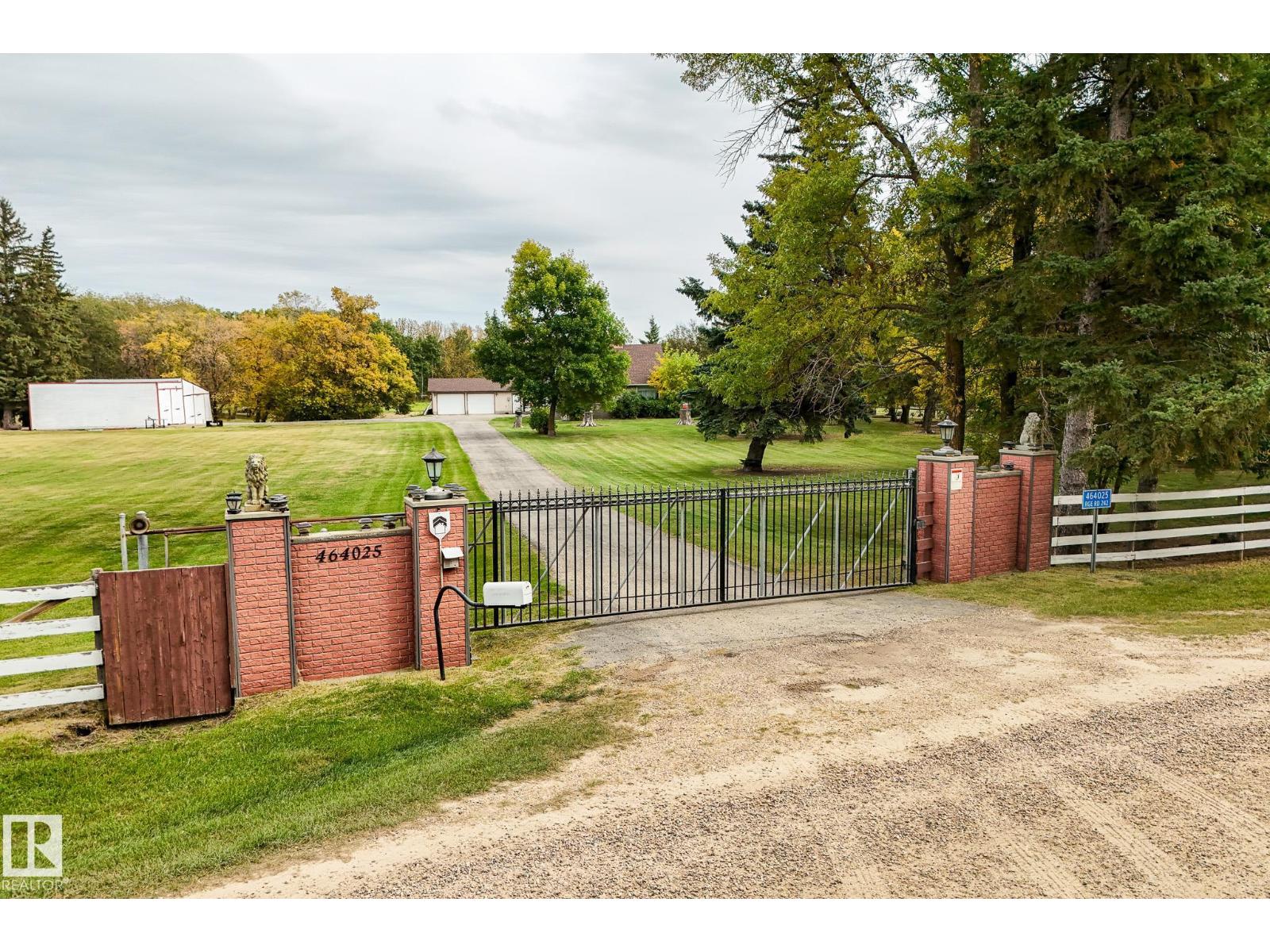 464025 RGE ROAD 242 - Image 9