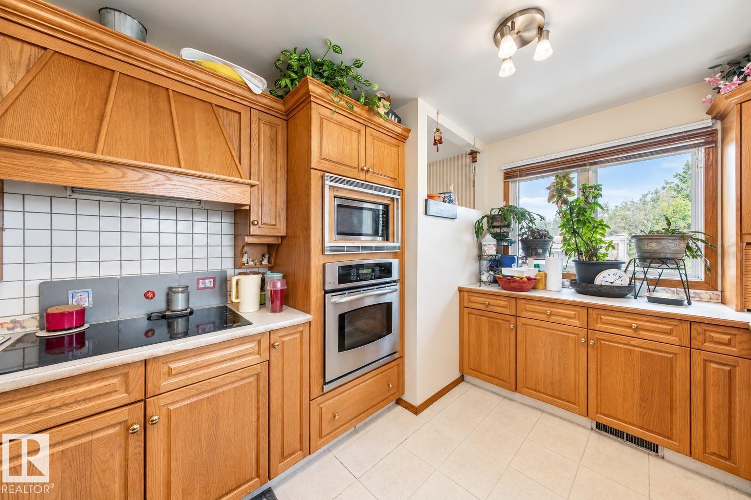 464025 RGE ROAD 242 - 24