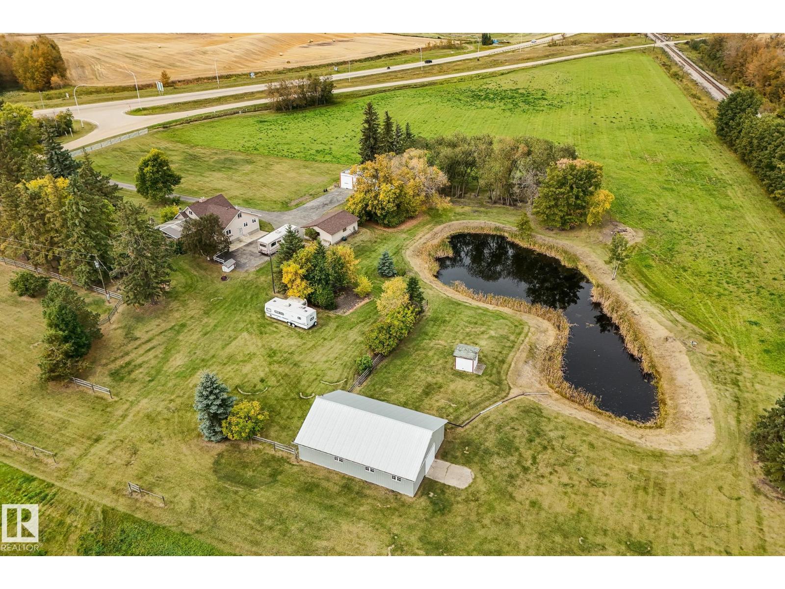 464025 RGE ROAD 242 - 6