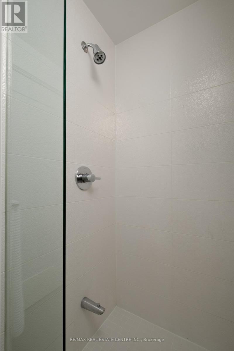 #6210 10 YORK STREET - Image 34