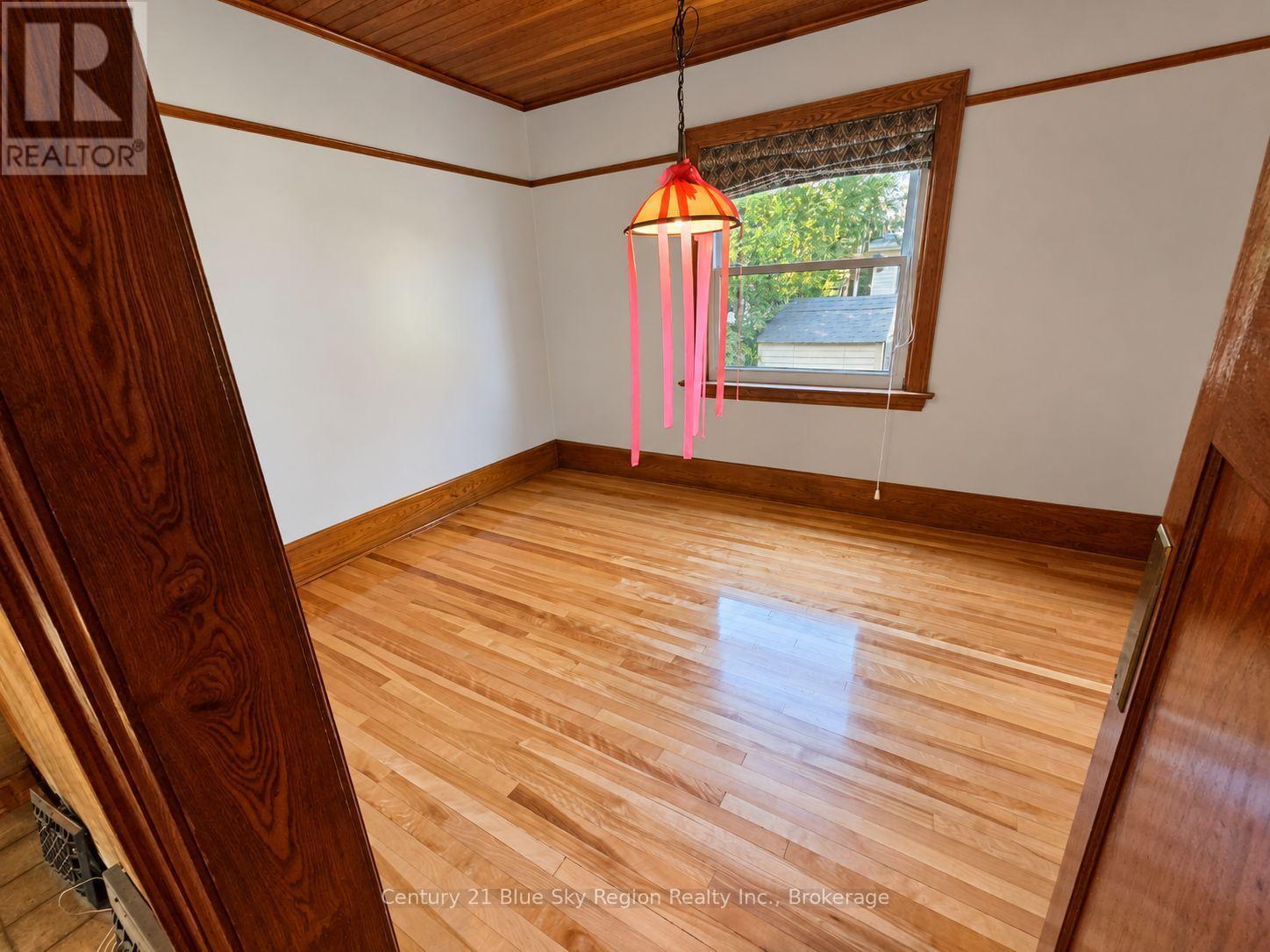 663 FERGUSON STREET - 10