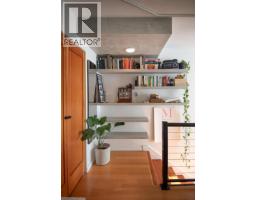 211 10 Renaissance Square, New Westminster, BC V3M7B1 Photo 18