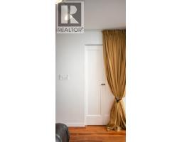 211 10 Renaissance Square, New Westminster, BC V3M7B1 Photo 22
