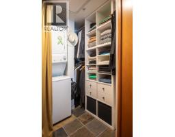 211 10 Renaissance Square, New Westminster, BC V3M7B1 Photo 24