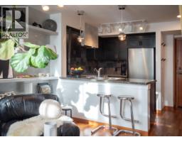211 10 Renaissance Square, New Westminster, BC V3M7B1 Photo 6