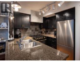 211 10 Renaissance Square, New Westminster, BC V3M7B1 Photo 7