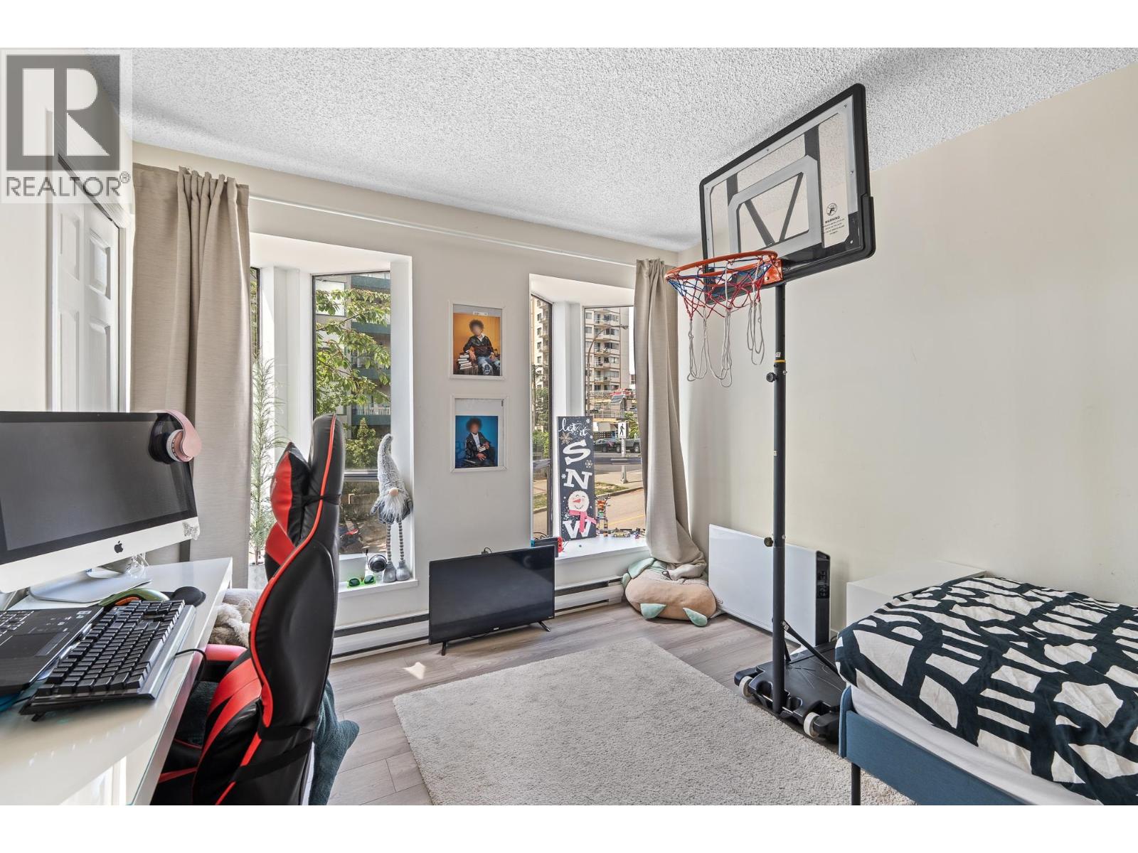 110 45 FOURTH STREET, New Westminster - Image 1