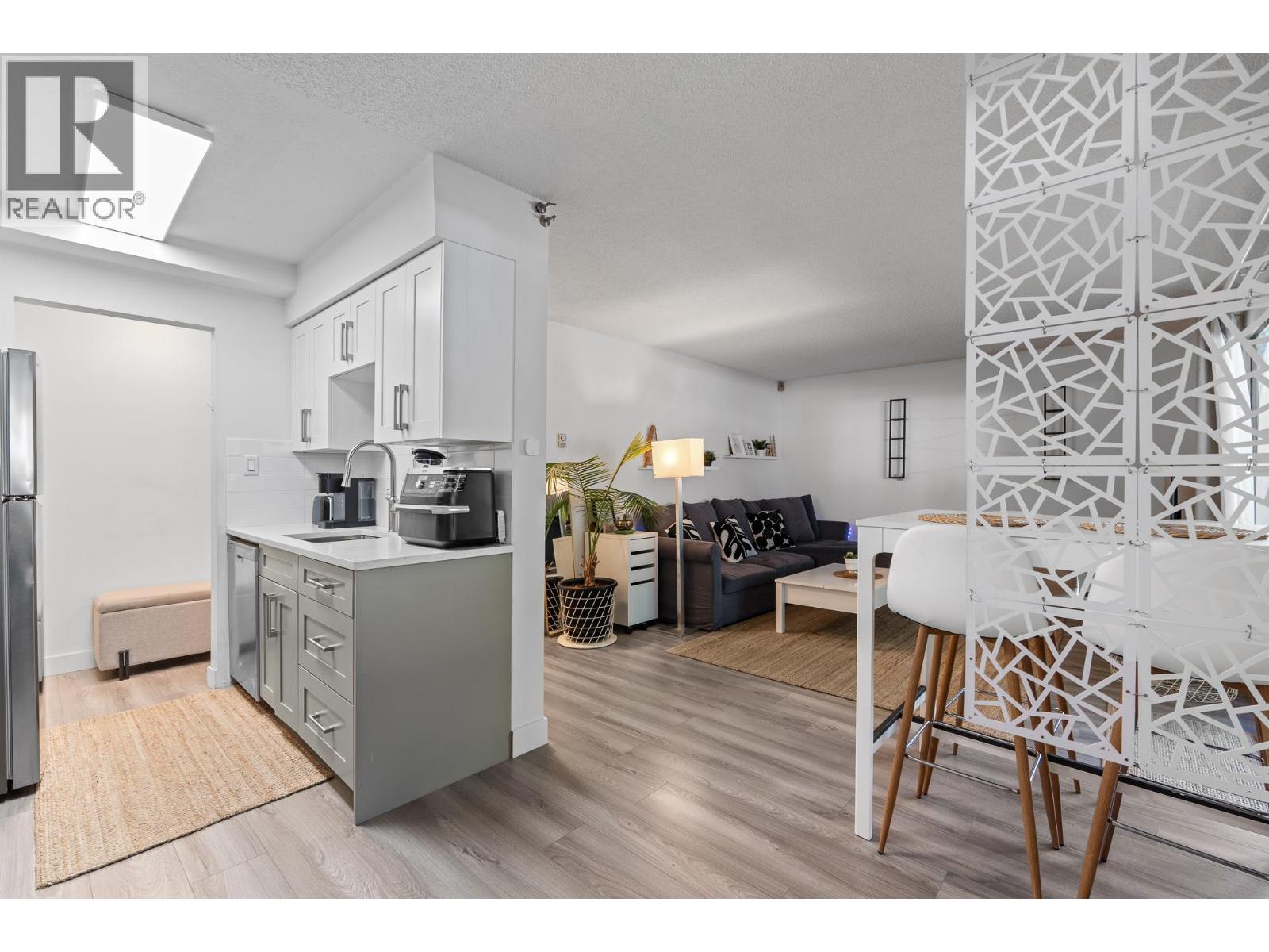 110 45 FOURTH STREET, New Westminster - Image 1