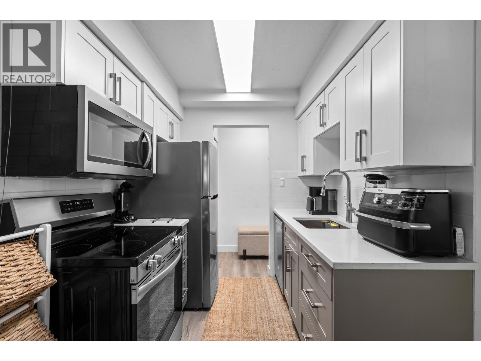 110 45 FOURTH STREET, New Westminster - Image 1