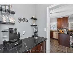 Eating area - 2007 Celeste Street, Innisfil, ON L9S4Z6 Photo 12