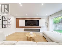 Kitchen - 2247 Rodick Road, Markham, ON L6C1R1 Photo 6