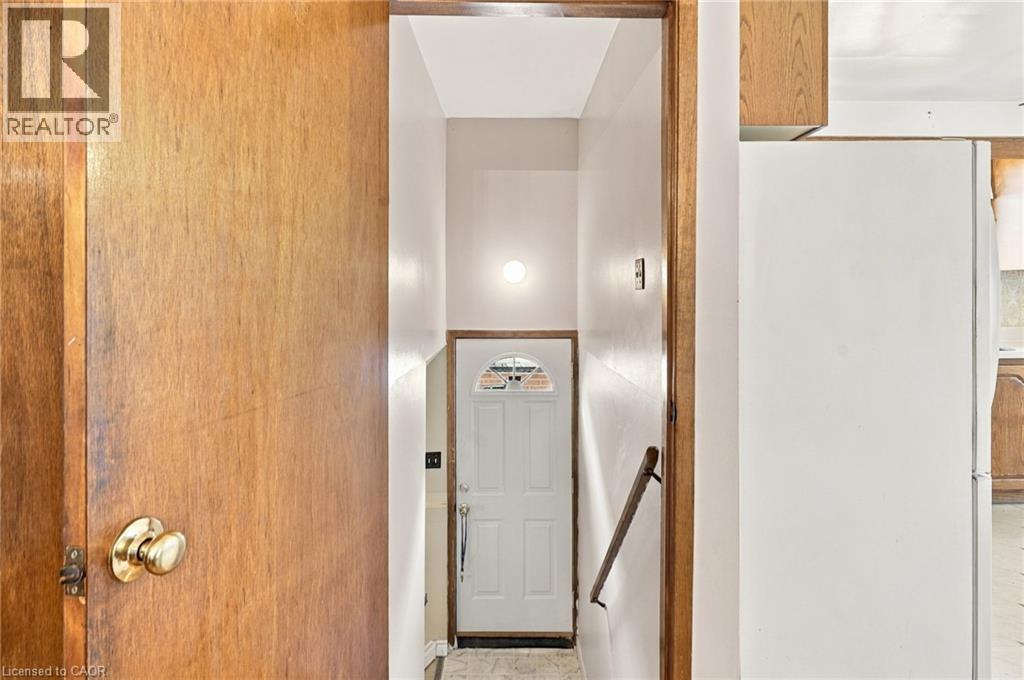 564 COCHRANE Road - 30