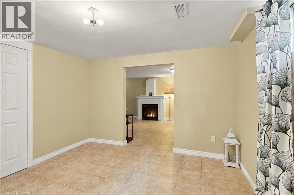 564 COCHRANE Road - Image 31