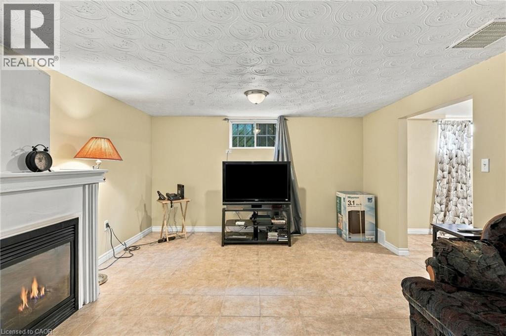 564 COCHRANE Road - 35