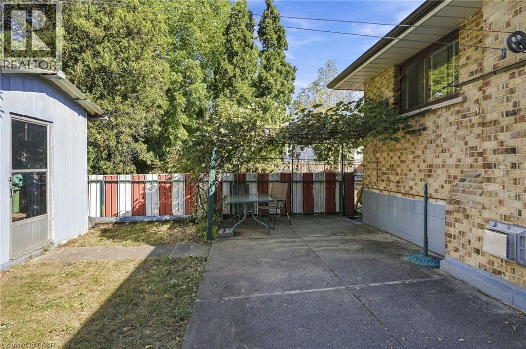564 COCHRANE Road - 44