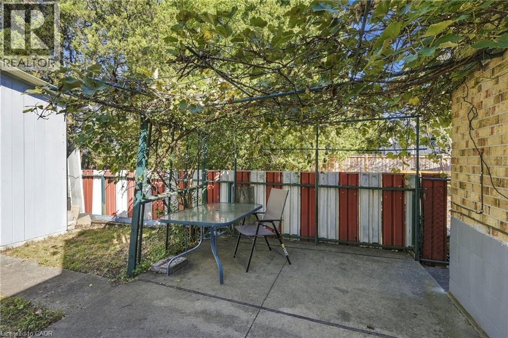 564 COCHRANE Road - 45