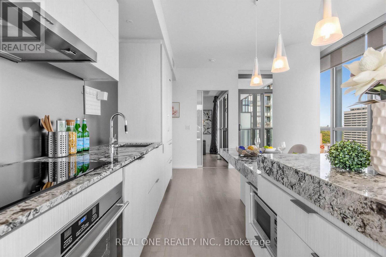 #1801 101 CHARLES STREET E - 18