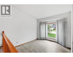 61 Shannon Crescent SW - photo 3