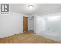 61 Shannon Crescent Sw, Calgary, AB T2Y2T8 Photo 30