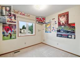 61 Shannon Crescent Sw, Calgary, AB T2Y2T8 Photo 26