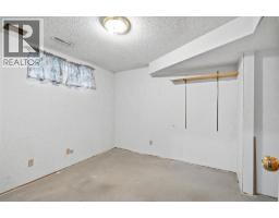 61 Shannon Crescent Sw, Calgary, AB T2Y2T8 Photo 28