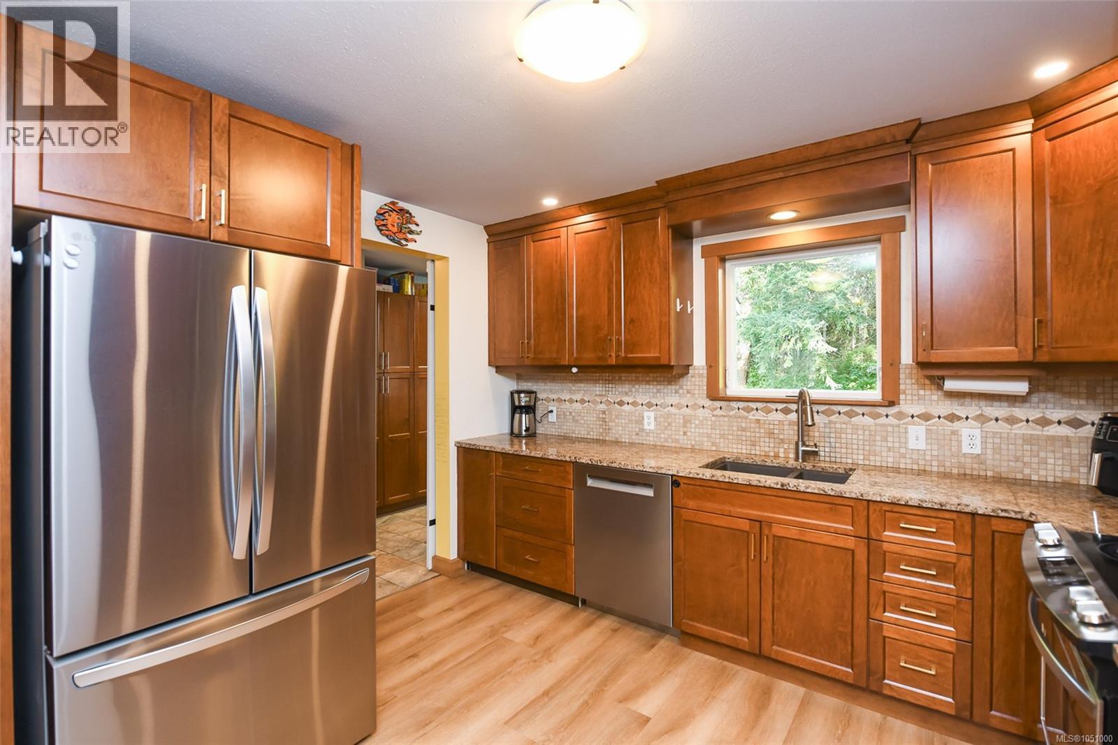 606 Colby Rd - 14