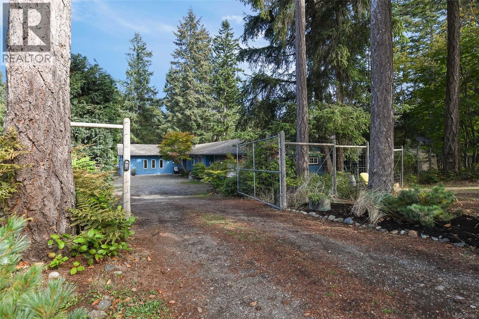606 Colby Rd - 2