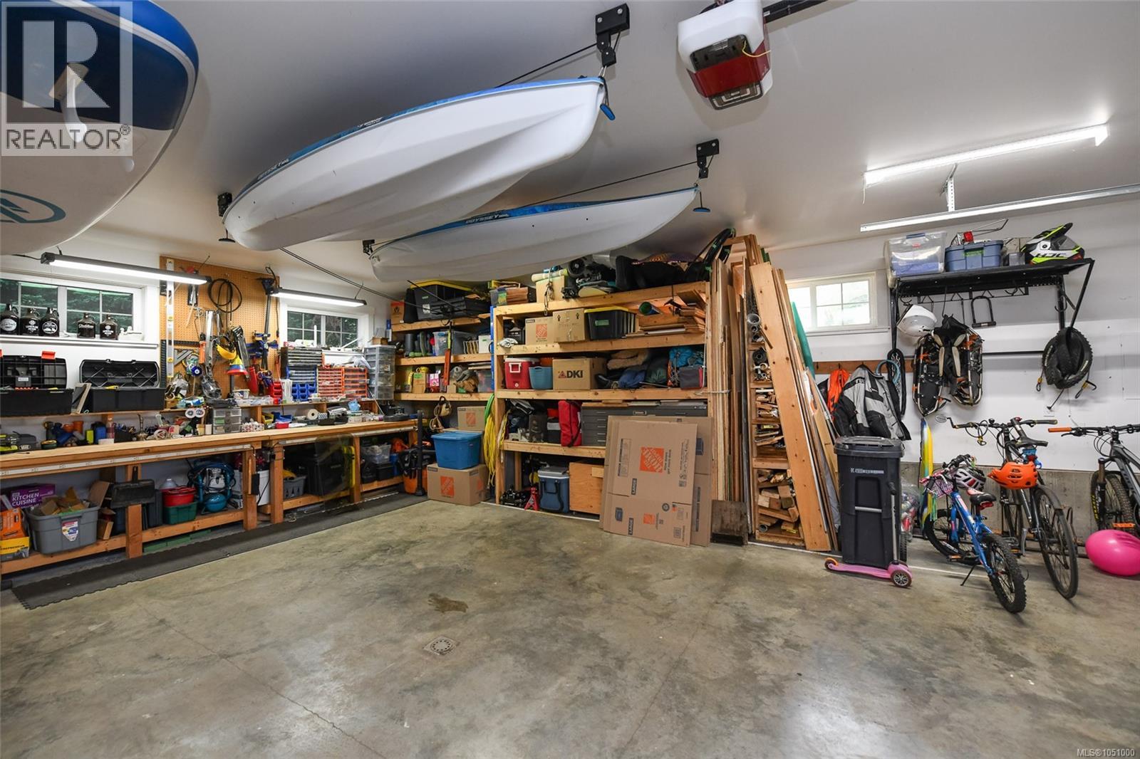 606 Colby Rd - Image 40