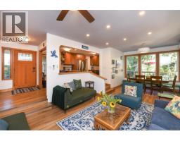 606 Colby Rd, Comox, BC V9M4H8 Photo 17