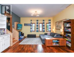 606 Colby Rd, Comox, BC V9M4H8 Photo 26