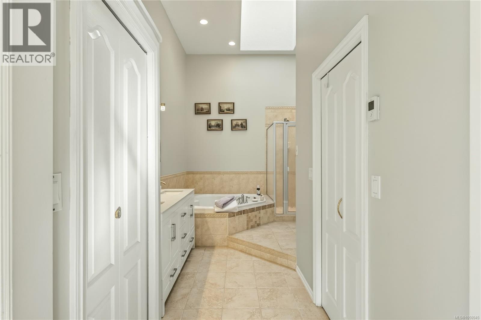 3758 Panorama Cres - 16