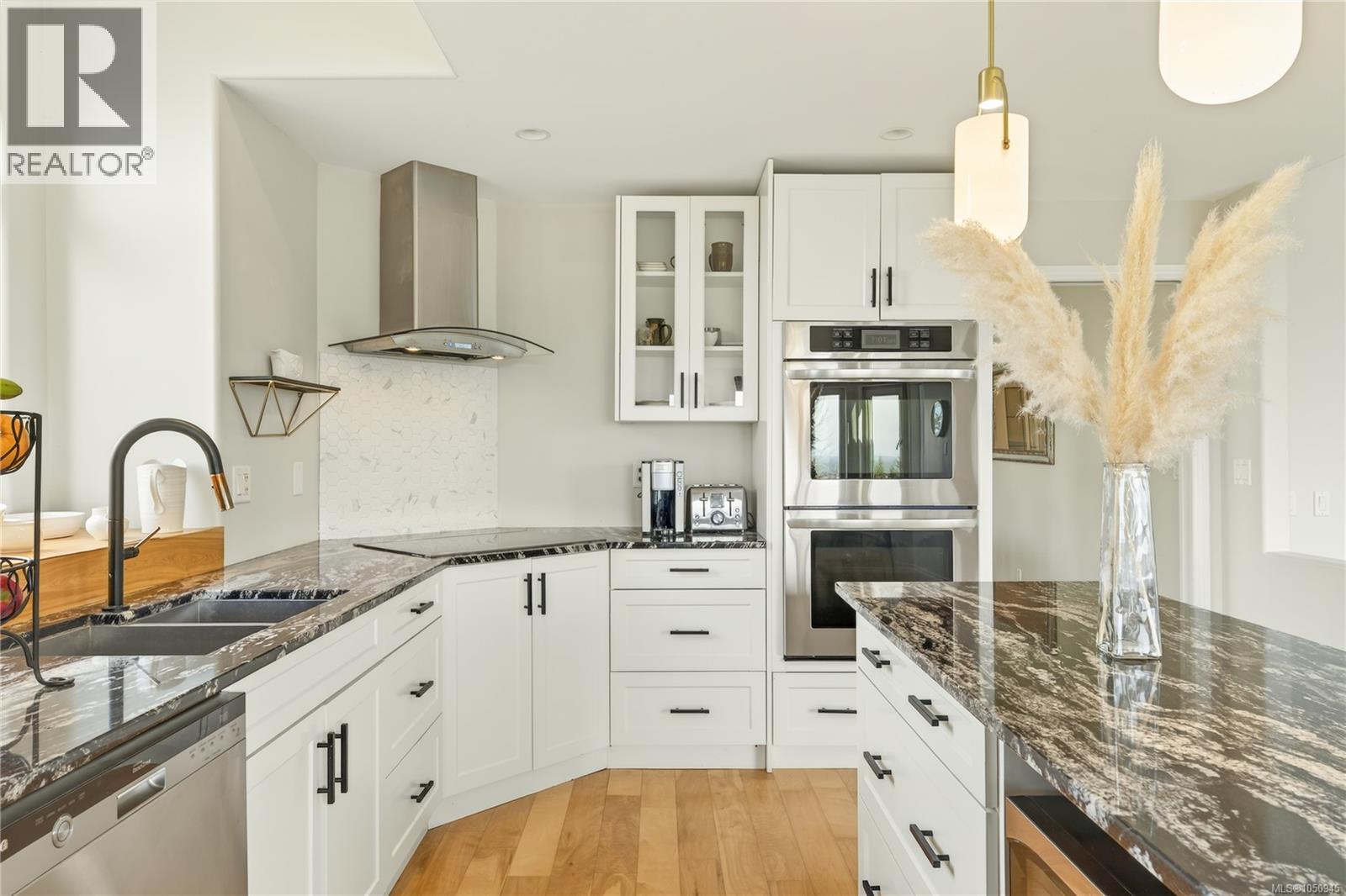 3758 Panorama Cres - 37
