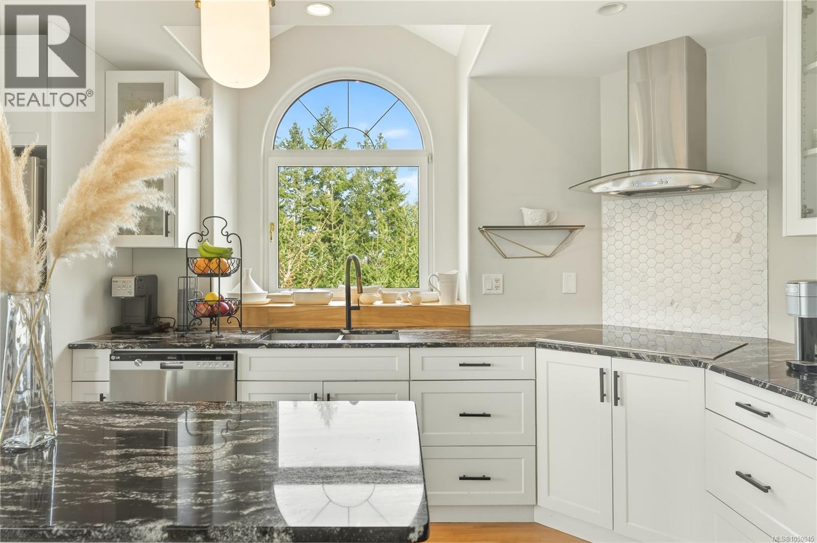 3758 Panorama Cres - 5