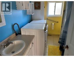 386 North Malden, Essex, ON N8M2V3 Photo 15