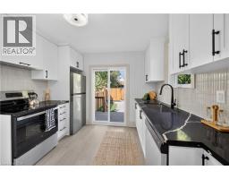 Living room - 145 Edgemont Street, Hamilton, ON L8H4E2 Photo 8