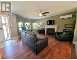 5pc Ensuite bath - 94 Valerie Court, Windsor Junction, NS B2T1Y7 Photo 7