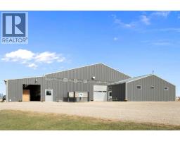33038 Township Road 272, Rural Rocky View County, AB T4C2Z6 Photo 33