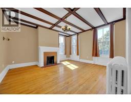 Family room or large Bedroom Lower unit