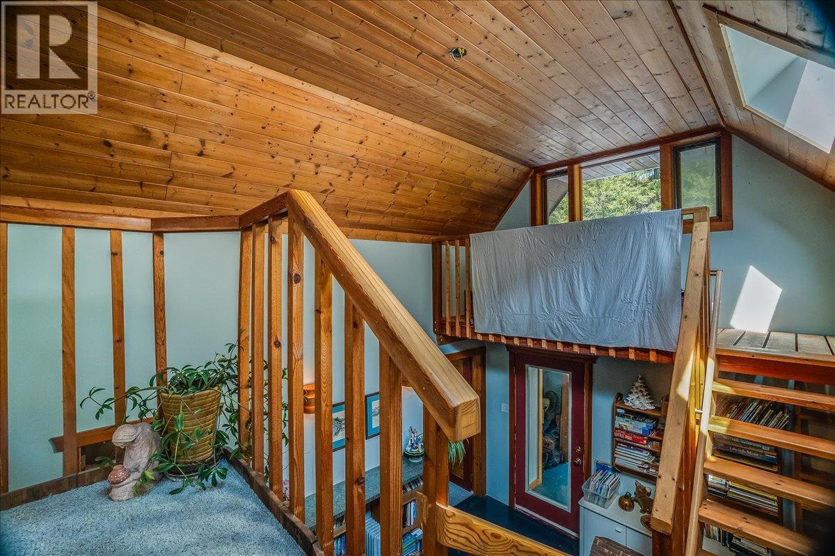 8494 Red Mountain Road - 38