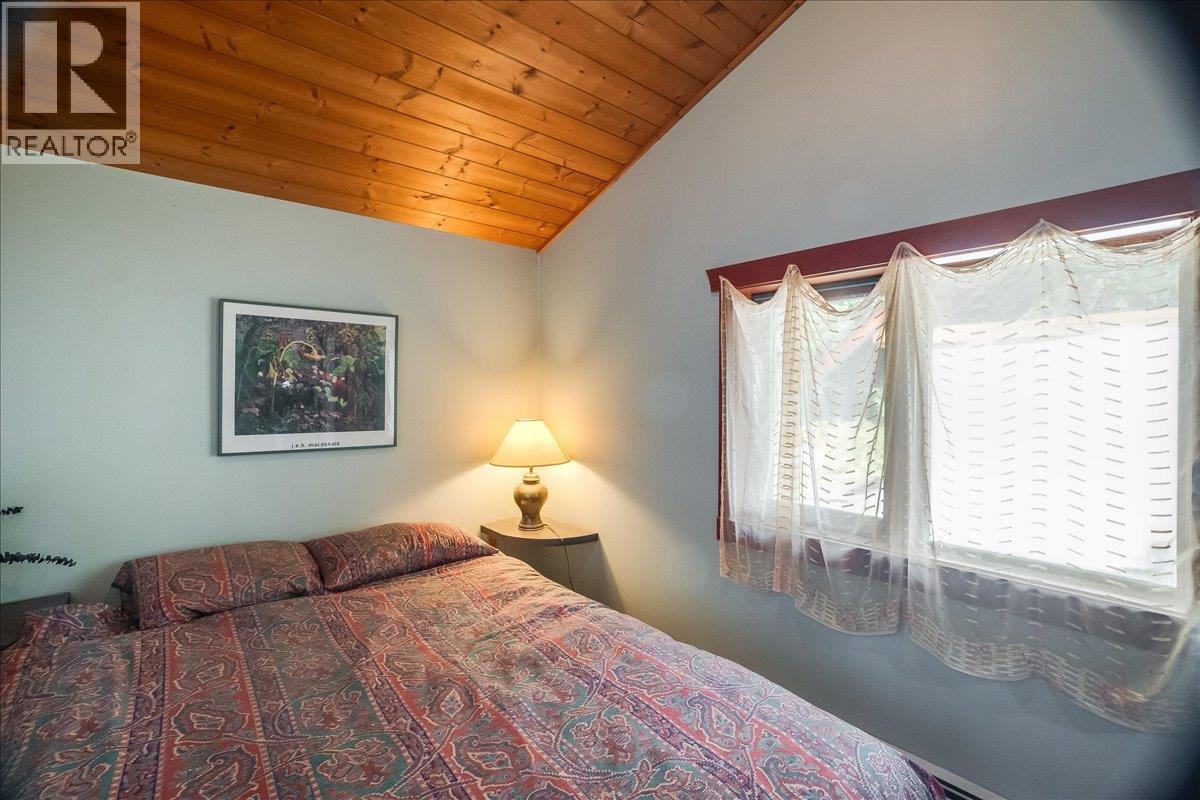 8494 Red Mountain Road - Image 32