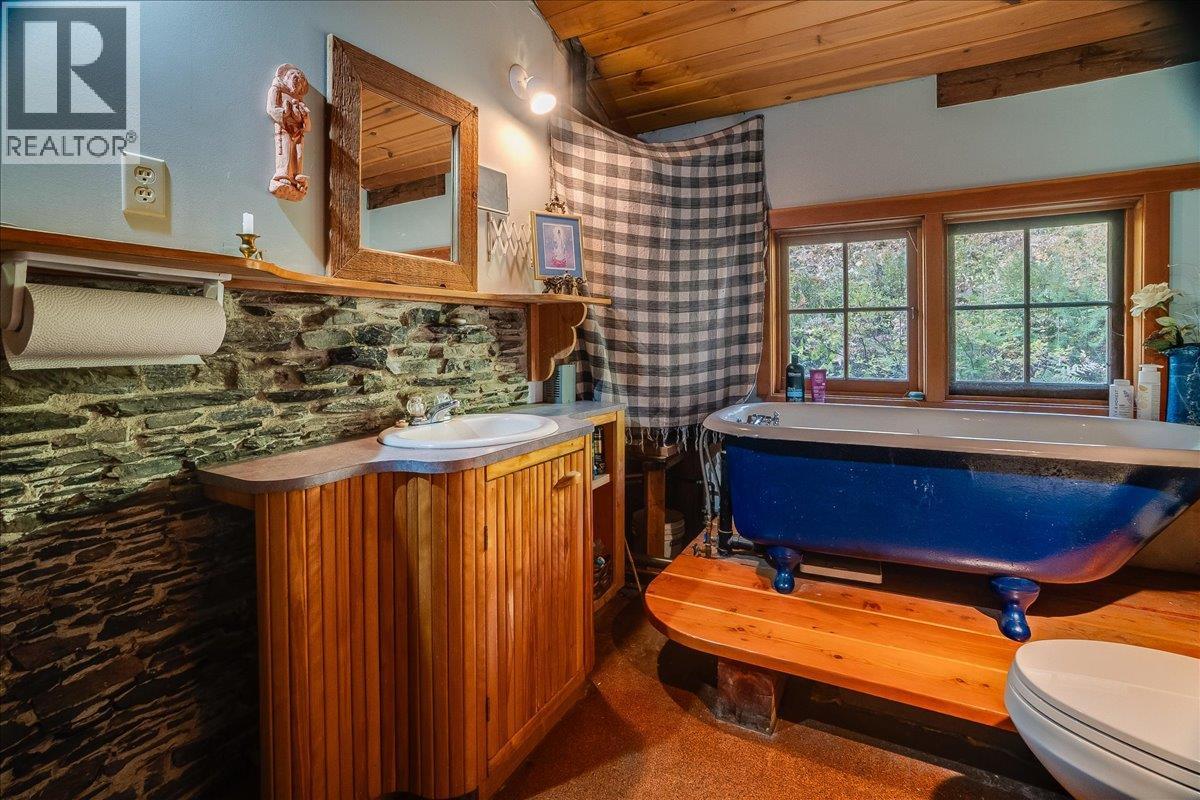 8494 Red Mountain Road - Image 27