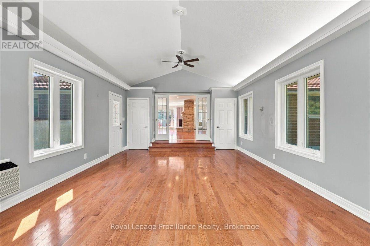 380 ASHLEY STREET - 12