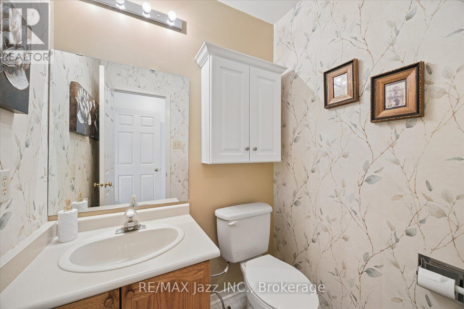 894 GRANDVIEW STREET N - 14