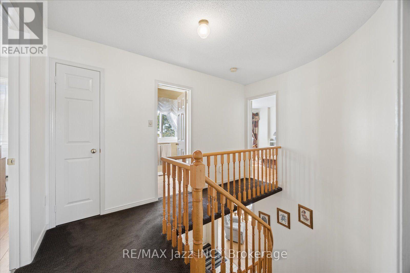 894 GRANDVIEW STREET N - 16