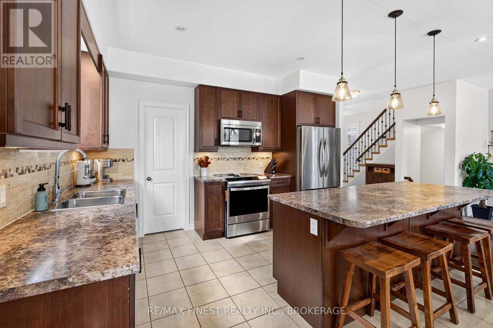 1593 PROVIDENCE CRESCENT - 16