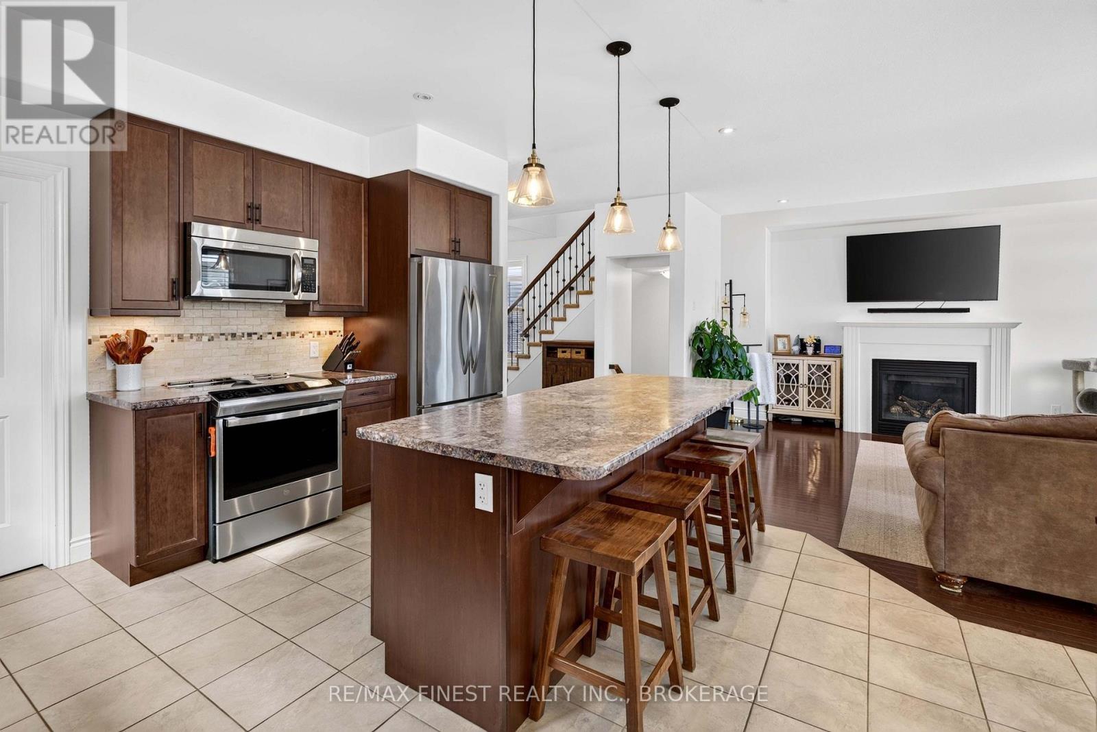 1593 PROVIDENCE CRESCENT - 17