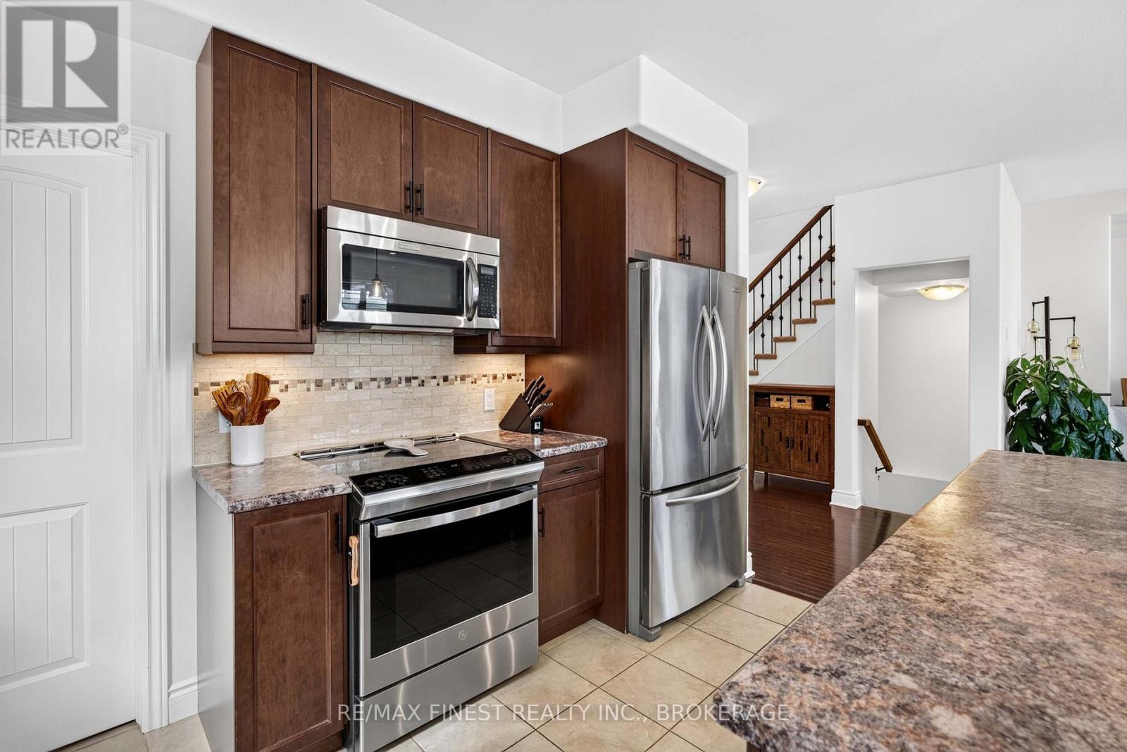 1593 PROVIDENCE CRESCENT - 19