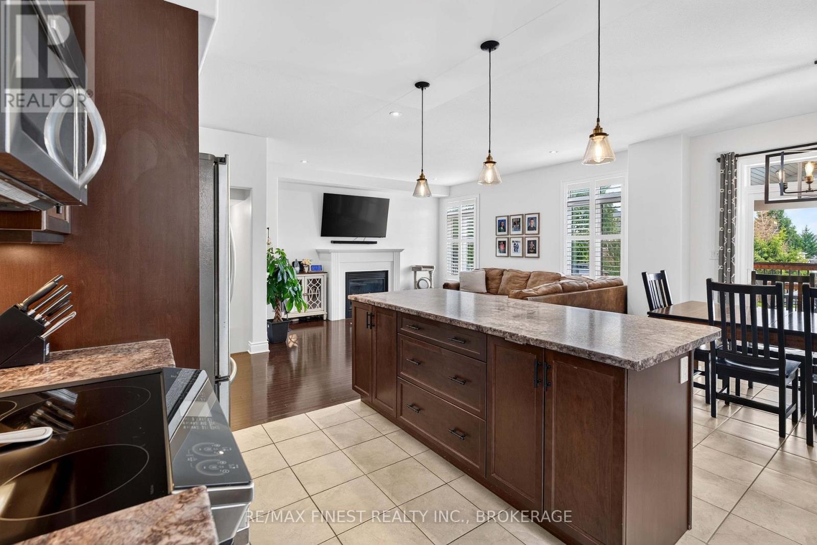 1593 PROVIDENCE CRESCENT - Image 20