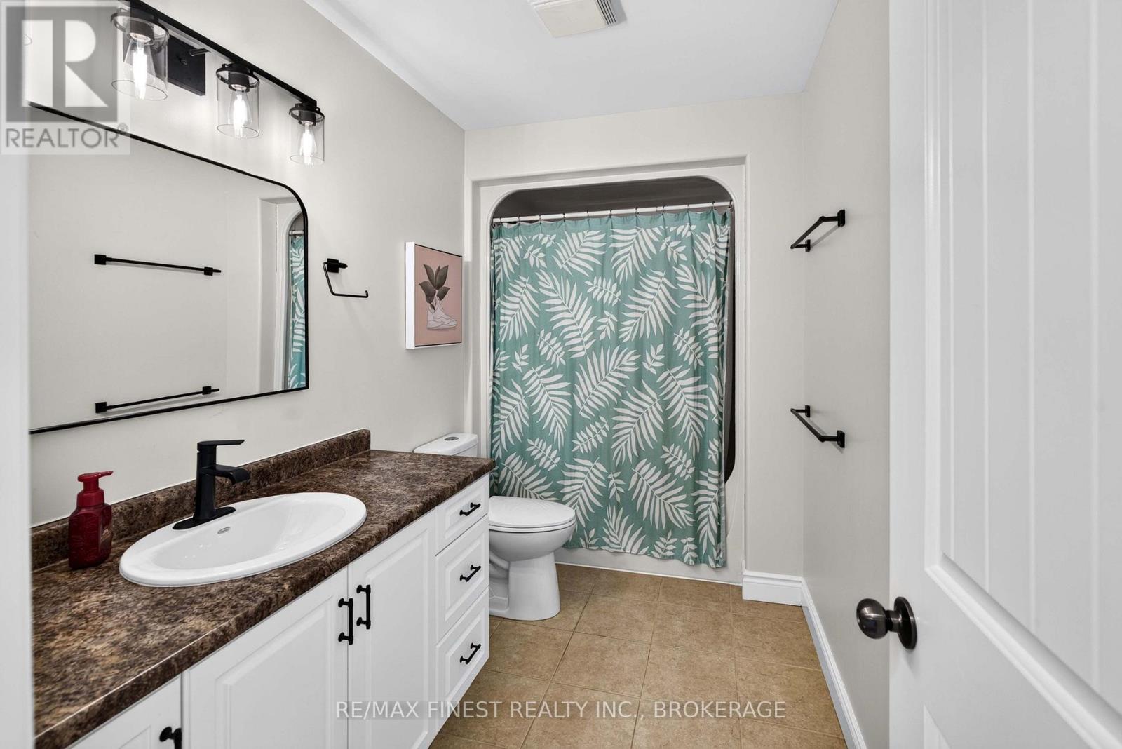 1593 PROVIDENCE CRESCENT - 22