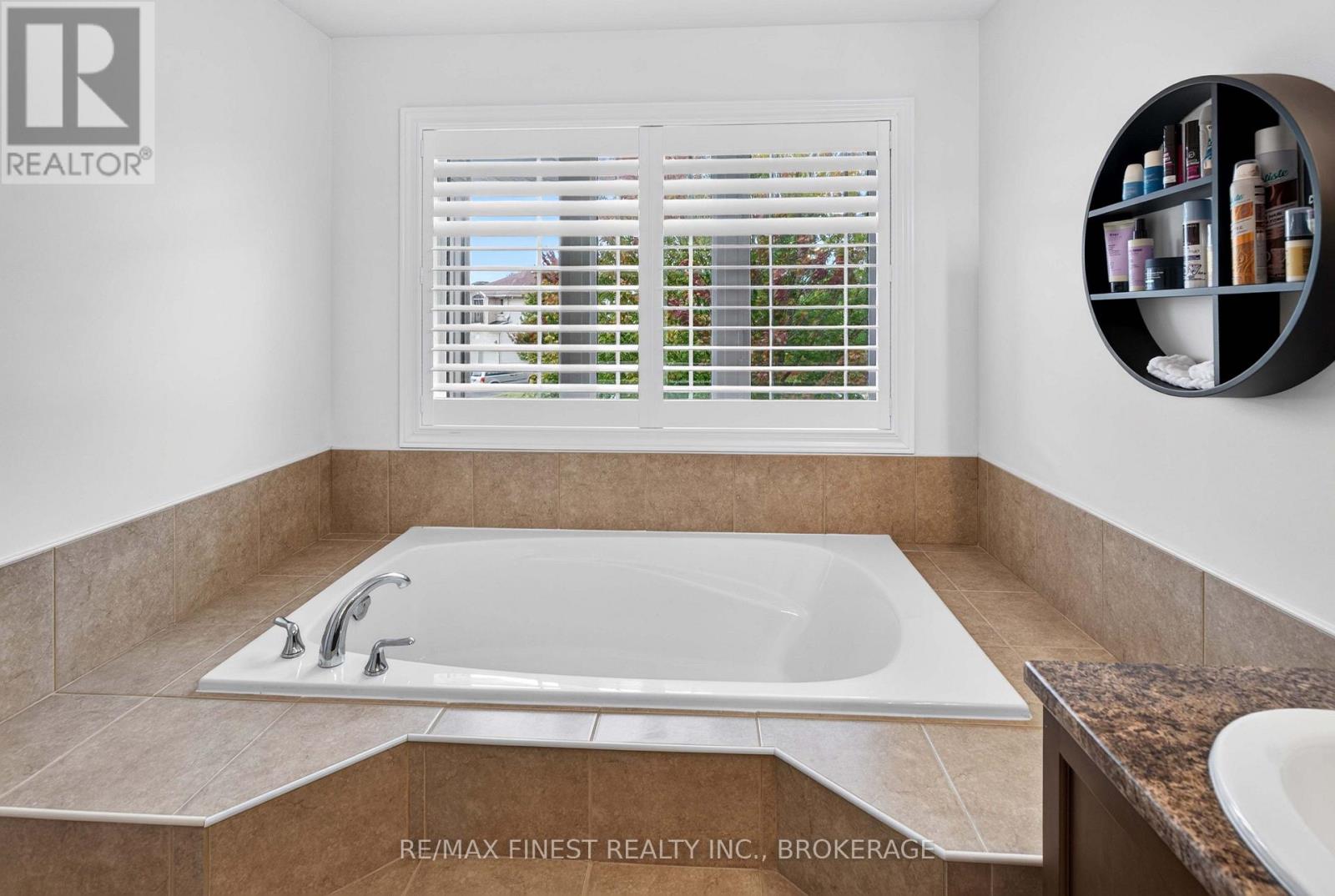 1593 PROVIDENCE CRESCENT - Image 33